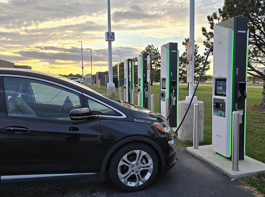 EV-charging-at-DC-Fast-Charger-featured-image